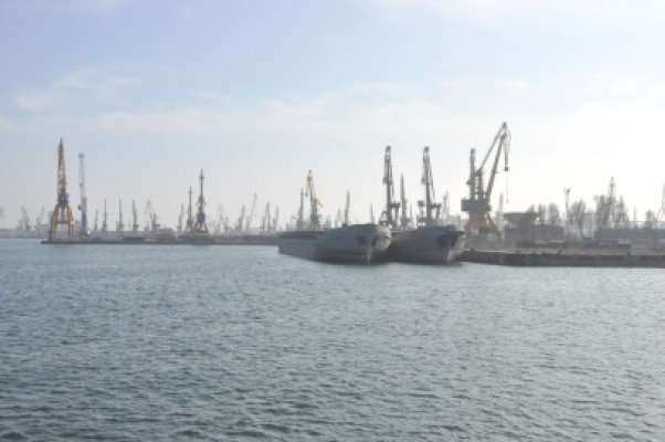 TENTATIVĂ DE SUICID ÎN PORT: UN BĂRBAT S-A ARUNCAT ÎN MARE!